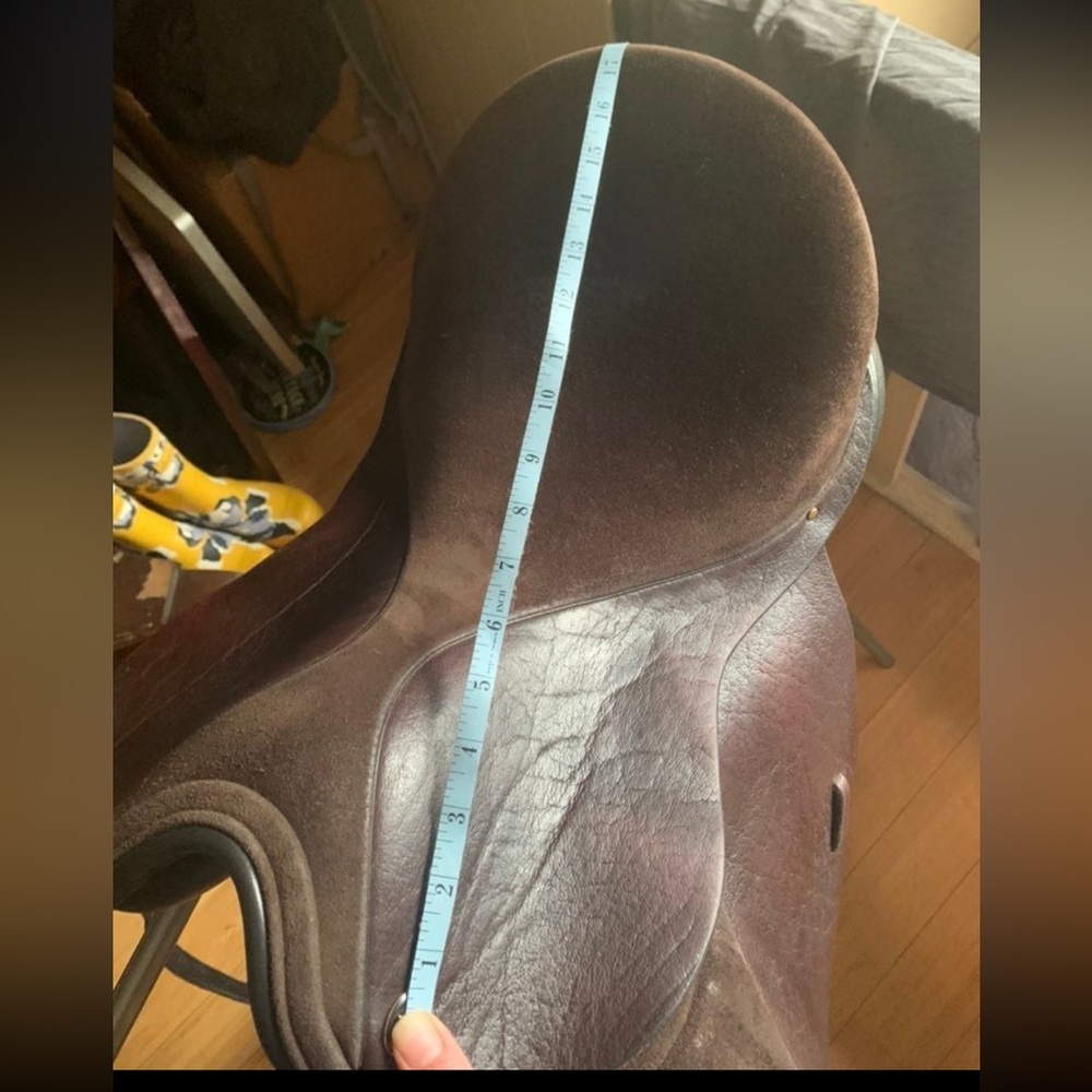 Sankey Dressage Saddle - Picture 7 of 12